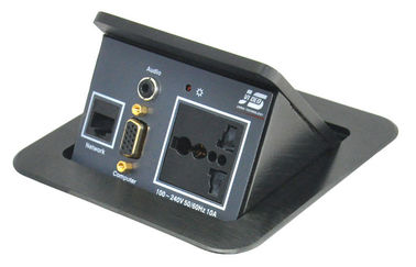 A caixa preta da interconexão do Tabletop, estala acima a tomada de poder do soquete RJ45